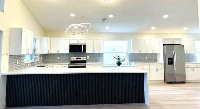116 W Bayridge Dr in Weston, FL - Building Photo - Building Photo