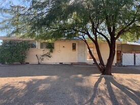 5609 Evergreen Ave in Las Vegas, NV - Building Photo