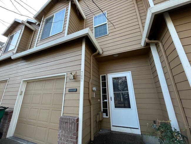 767 SW 198th Pl in Beaverton, OR - Building Photo - Building Photo