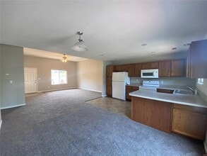 15905 Tracker Ln in St. Robert, MO - Building Photo - Building Photo