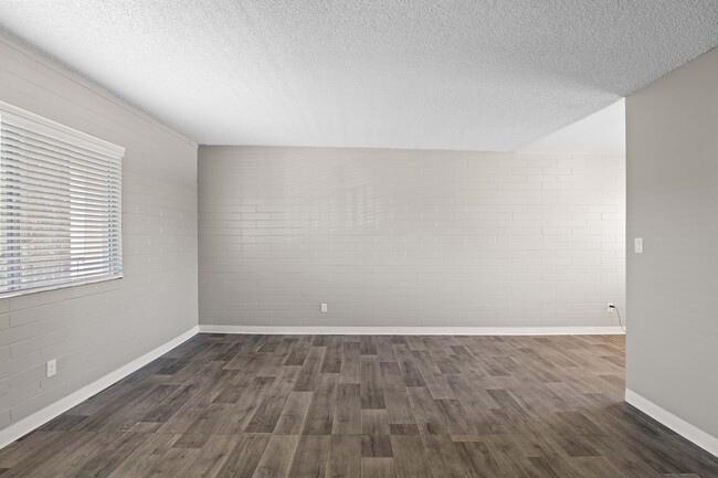 Zona Village in Tucson, AZ - Building Photo - Building Photo