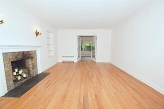 61 Kenwood Rd in Garden City, NY - Building Photo - Building Photo