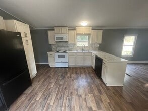 190 Round Mountain Rd in El Paso, AR - Building Photo - Building Photo