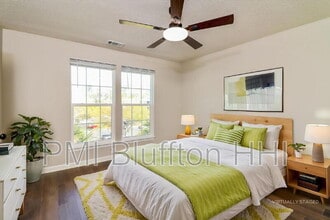 100 Kensington Blvd in Bluffton, SC - Foto de edificio - Building Photo