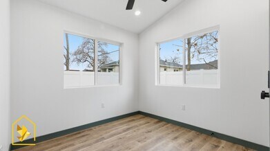 3182 S Imperial St, Unit B in Salt Lake City, UT - Building Photo - Building Photo