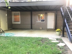 1045 Corona St, Unit B in Denver, CO - Building Photo