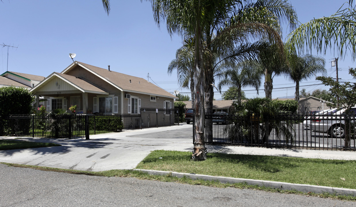 643 E G St in Colton, CA - Foto de edificio