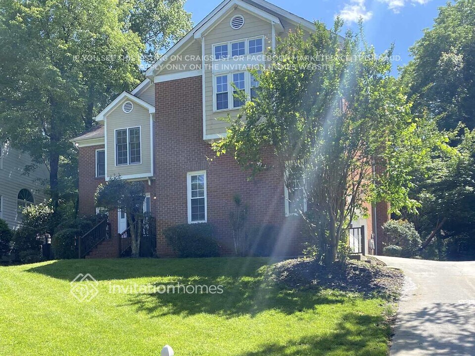 9220 Tillot Dr in Matthews, NC - Building Photo