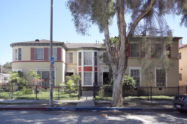 1724 Westmoreland Ave in Los Angeles, CA - Building Photo - Building Photo