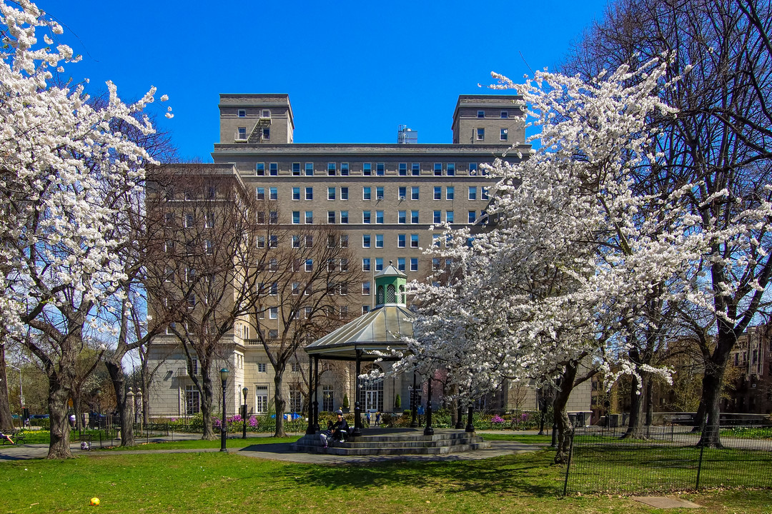 International House in New York, NY - Foto de edificio