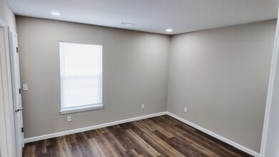 203 Victory Ln in Eldon, MO - Building Photo - Building Photo