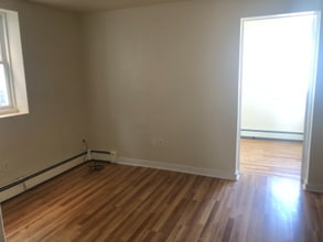 164 Partition St in Saugerties, NY - Building Photo - Building Photo