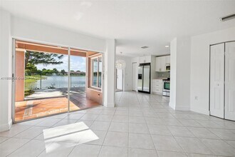 16502 SW 68th Terrace in Miami, FL - Building Photo - Building Photo