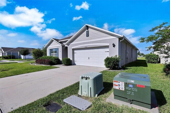 1466 Mary Belle Ave in Kissimmee, FL - Foto de edificio - Building Photo