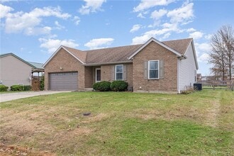 6044 Sean Cir in Blanchester, OH - Building Photo - Building Photo