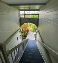 811 NE 199th St in Miami, FL - Building Photo - Building Photo