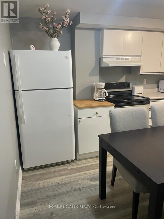 102 Church St S in Richmond Hill, ON - Building Photo - Building Photo