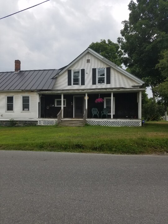 12 Davis Ave in Northfield, VT - Building Photo