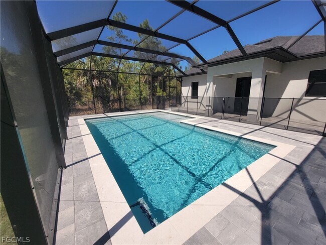 4782 8th Ave SE in Naples, FL - Building Photo - Building Photo