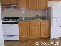 33-49 Union St in Queens, NY - Building Photo