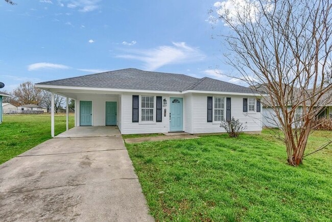 607 Oldham St in Bonham, TX - Building Photo - Building Photo