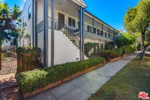 186 N Clark Dr in Beverly Hills, CA - Building Photo