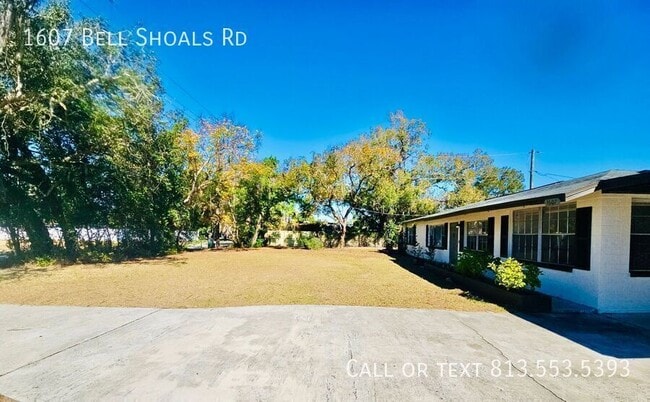 1607 Bell Shoals Rd in Brandon, FL - Building Photo - Building Photo
