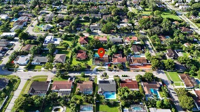 430 NE 145th St in Miami, FL - Building Photo - Building Photo