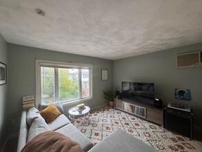 53 Farragut Ave, Unit 2 in Somerville, MA - Building Photo - Building Photo