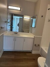 12452 NW 11th Ln, Unit 2011 in Miami, FL - Building Photo - Building Photo