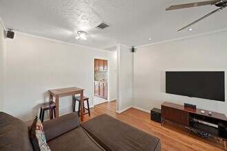 1718 Chippendale Rd in Houston, TX - Building Photo - Building Photo