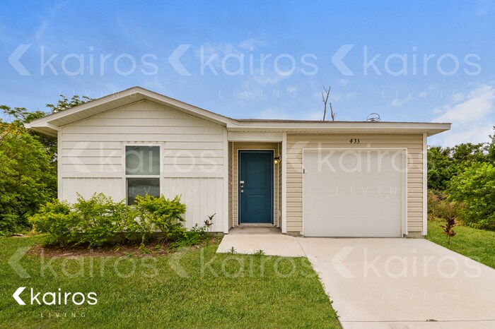 433 Church Ave NW in Port Charlotte, FL - Building Photo