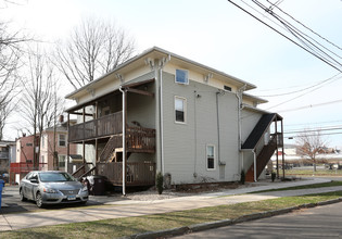 107 Pleasant St in New Britain, CT - Building Photo - Building Photo