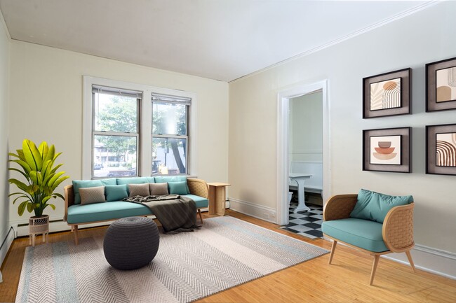 2121 Hennepin Ave S in Minneapolis, MN - Building Photo - Building Photo