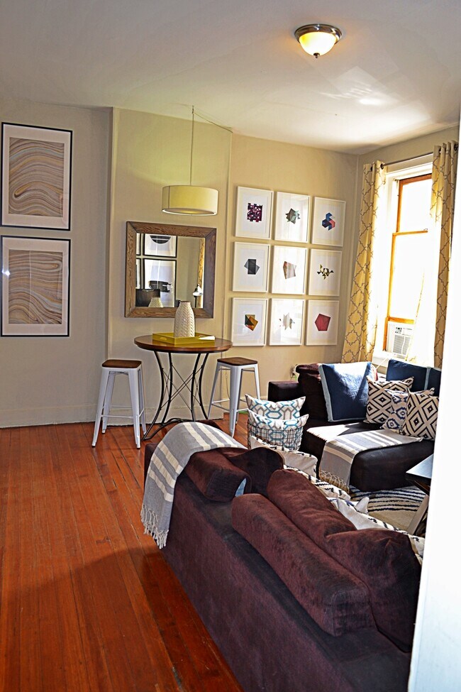 property at 435 Hanover St