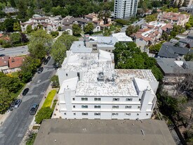 Baywood Condominiums in San Mateo, CA - Building Photo