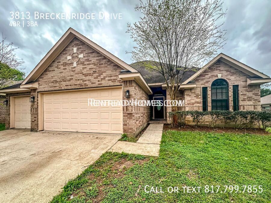 3813 Breckenridge Dr in Montgomery, TX - Foto de edificio
