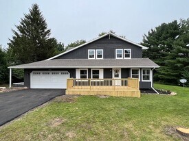 237 Krouser Dr, Unit Building #17-7713 in Valparaiso, IN - Building Photo