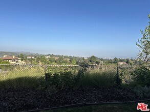 1212 Roberto Ln in Los Angeles, CA - Building Photo - Building Photo