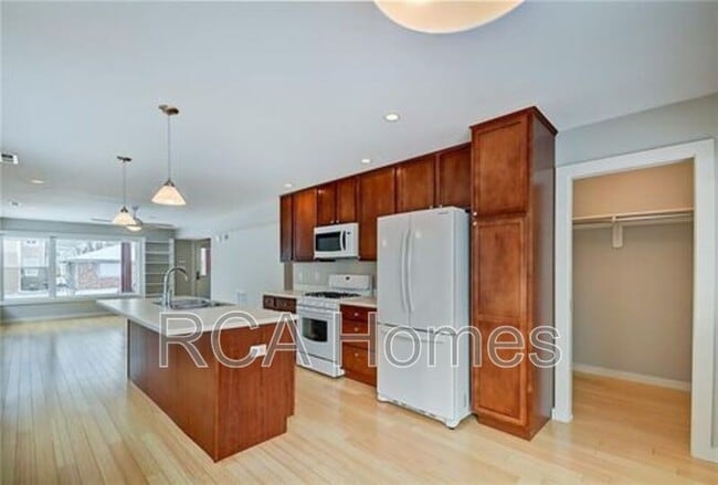 property at 2013 Bellefontaine St