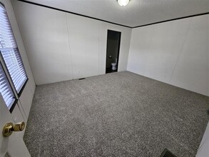 268 Bay Port Cir in Springport, MI - Building Photo - Building Photo
