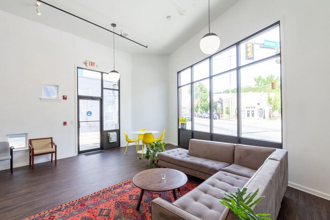 Westview Lofts in Atlanta, GA - Foto de edificio - Building Photo