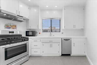 1739 Washington Way in Los Angeles, CA - Building Photo - Building Photo