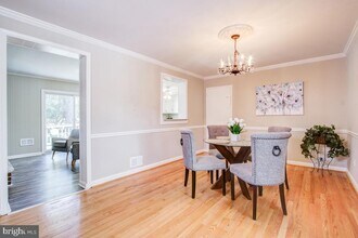 11803 Rocking Horse Rd in Rockville, MD - Building Photo - Building Photo