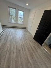 364 Bergen Ave in Jersey City, NJ - Building Photo - Building Photo