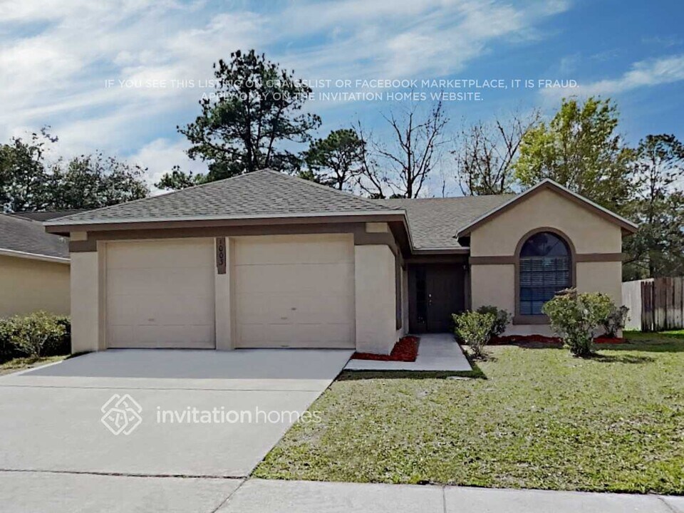 1003 Burnett St in Oviedo, FL - Building Photo