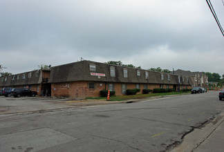 Lafayette Square in Dallas, TX - Building Photo - Building Photo