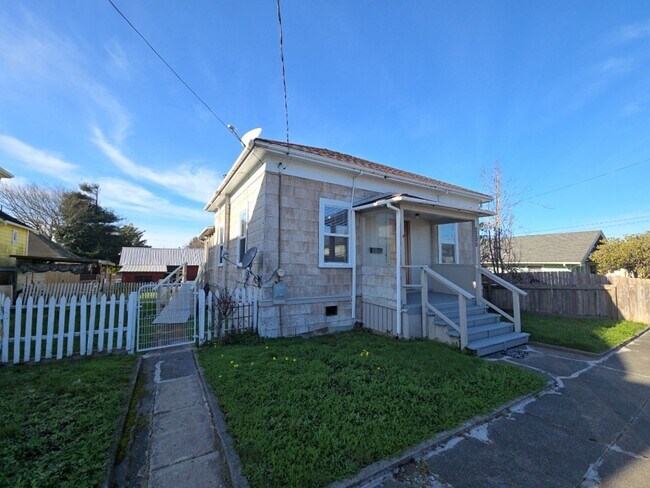 2200 Union St in Eureka, CA - Building Photo - Building Photo