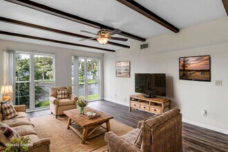 Villas Continental in Orange Park, FL - Building Photo - Building Photo