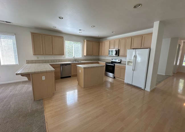 10875 Dancing Aspen Dr in Reno, NV - Building Photo - Building Photo